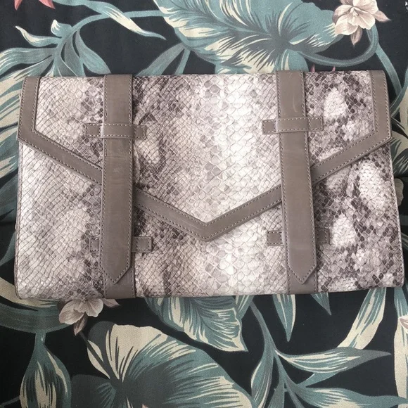 Shiraleah snake skin clutch - Picture 1 of 12